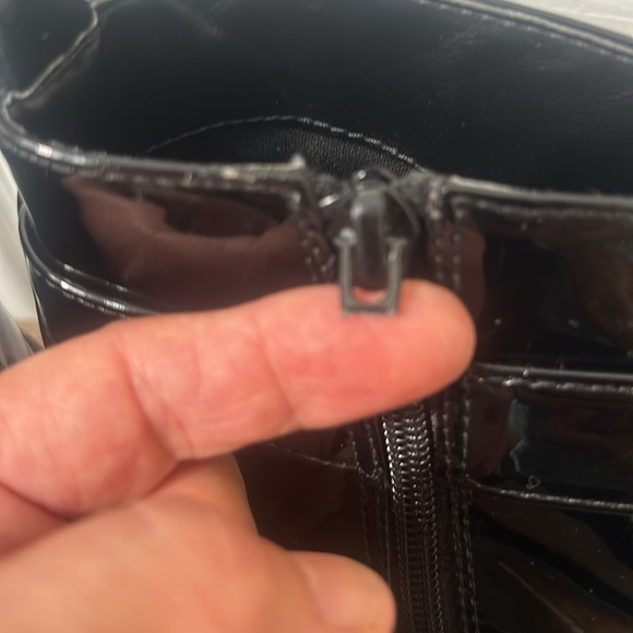 FOREVER 21 WOMEN ANKLE BOOTS IN SHINY BLACK WITH SIDE ZIPPER LACED SIZE 10 - Picture 7 of 11